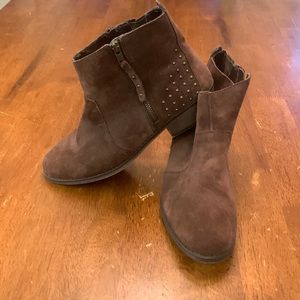 Womens white mountain ankle boots